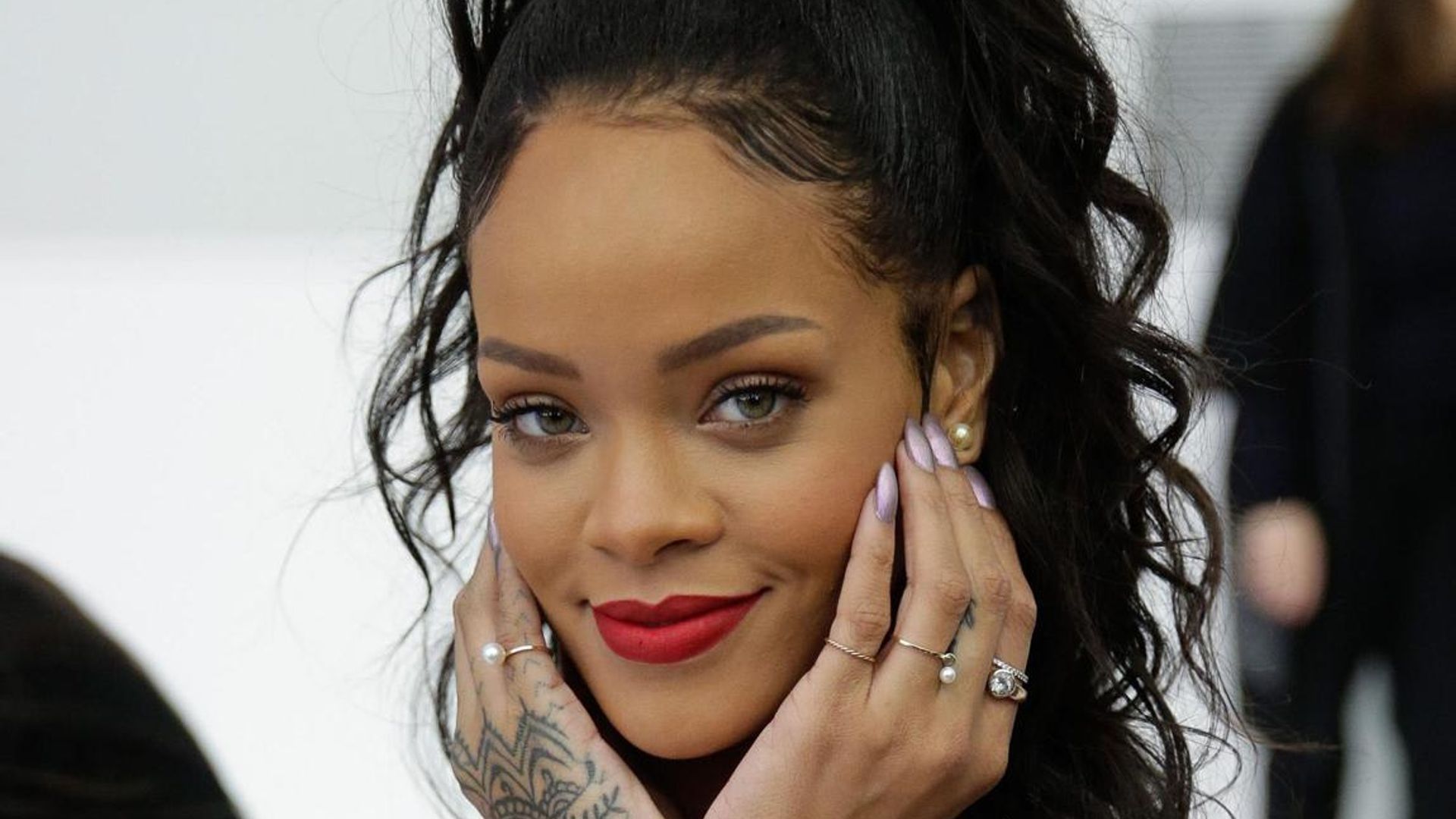 Rihanna is fresh-faced and beautiful in rare makeup-free selfie - see the photo!