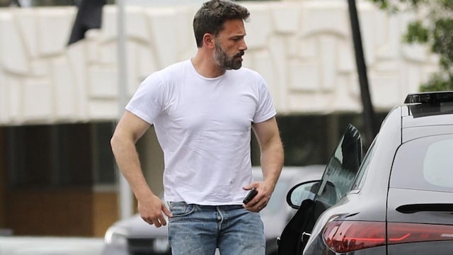 Ben Affleck and his son Samuel go on a coffee run amidst family move