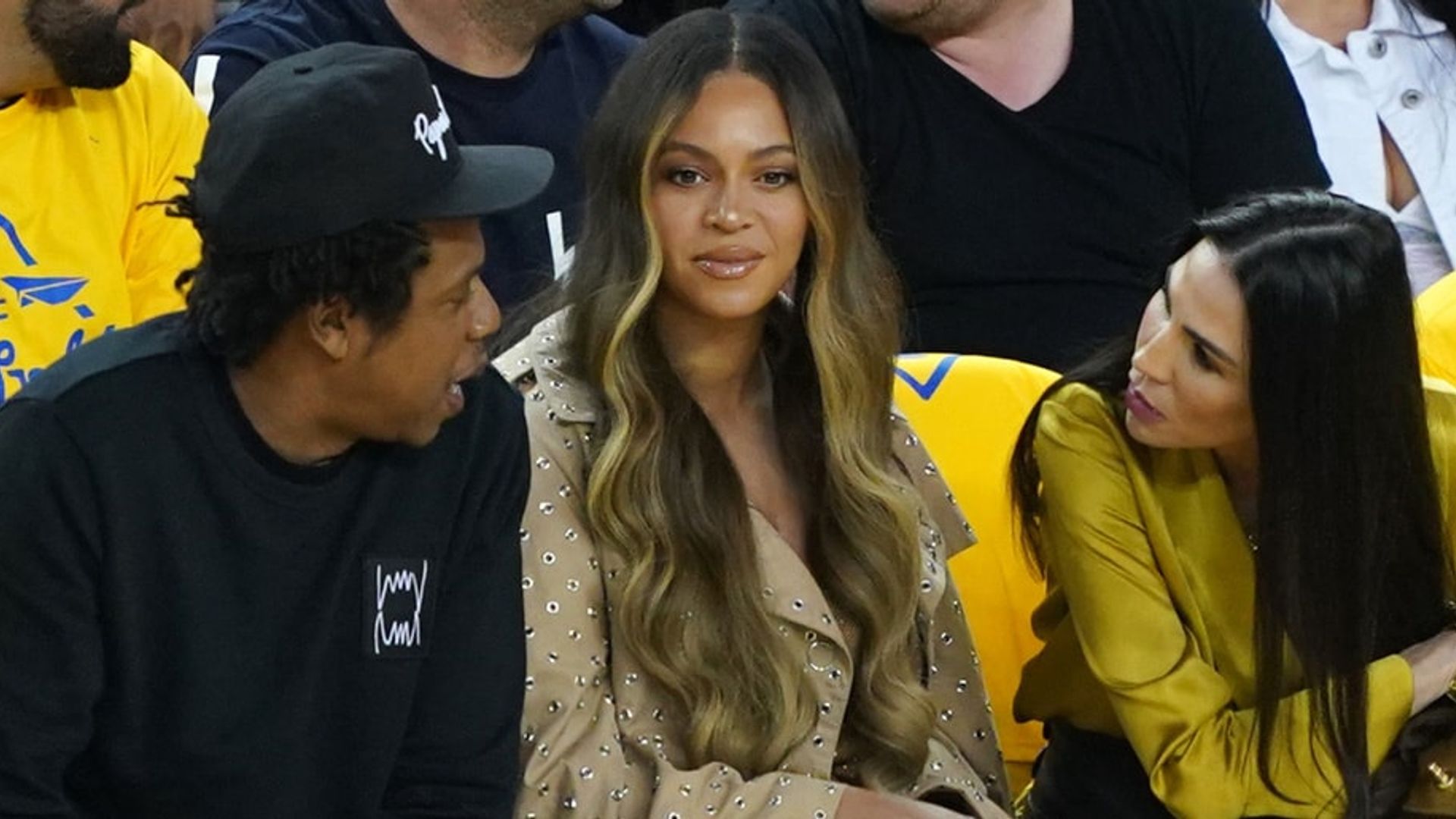 Beyoncé's reaction to Jay-Z talking to a woman during NBA game goes viral