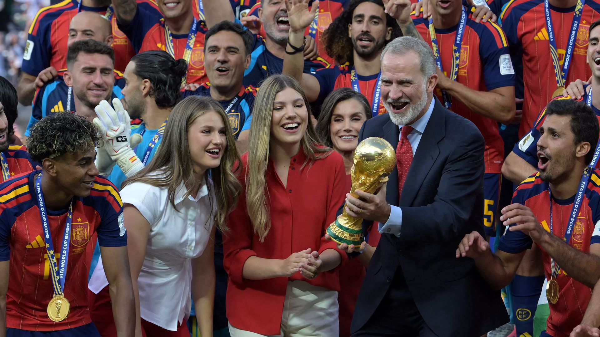 King Felipe and Queen Letizia Celebrate Spain’s Historic 2026 World Cup Triumph with Their Daughters and the National Team