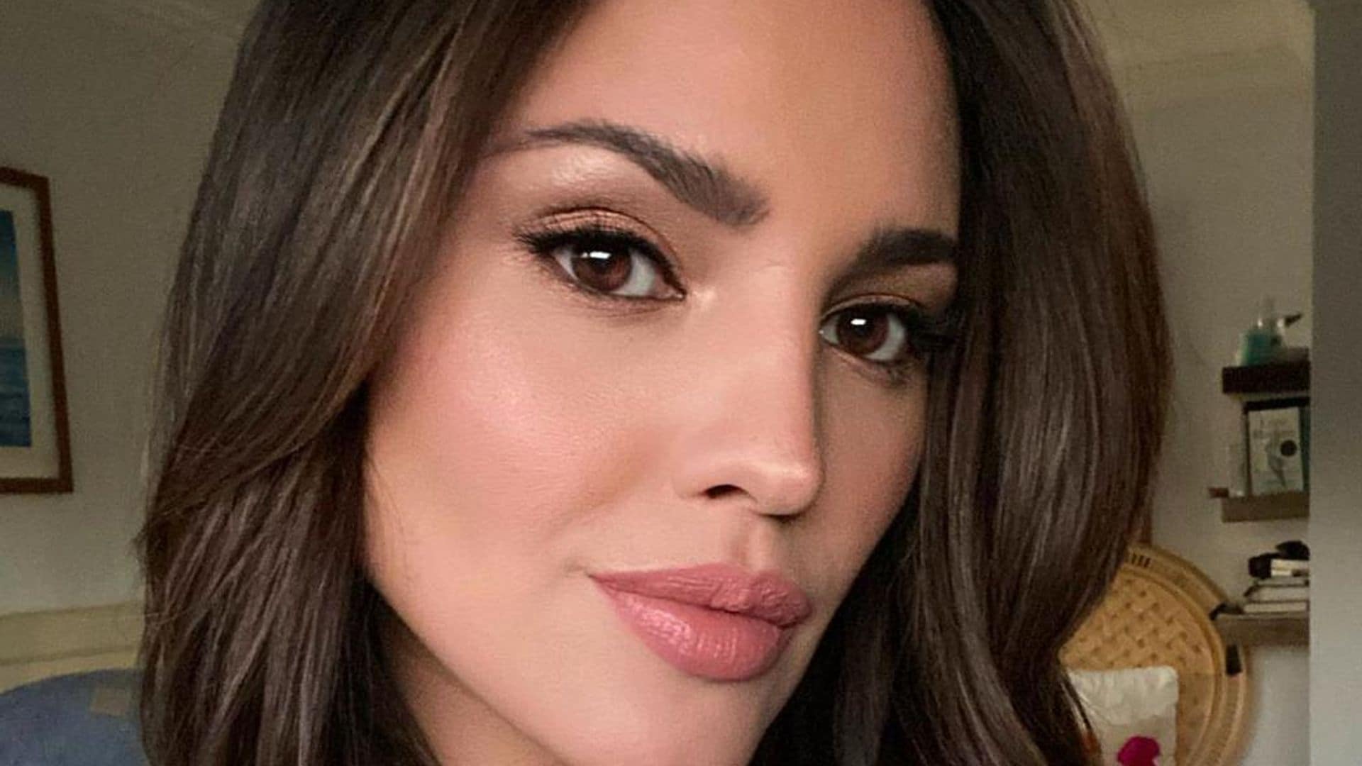 Eiza Gonzalez gives masterclass in the graphic eyeliner trend you have to try this spring