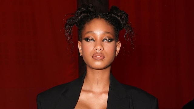 Vetements : Front Row - Paris Fashion Week - Womenswear Fall/Winter 2024-2025