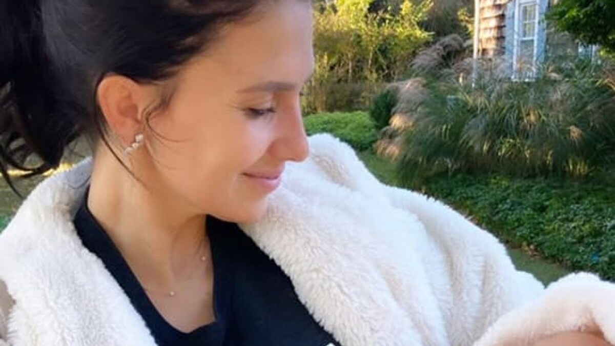 Hilaria Baldwin broke her ankle during a run(00)