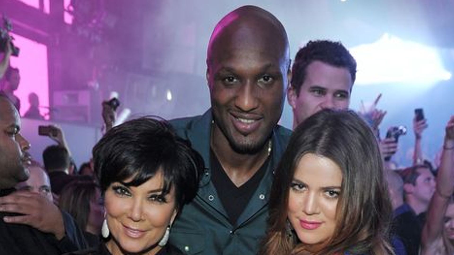 https://www.hola.com/us/horizon/landscape/746e487efe93-f8b5eb9ebda5-las-vegas-nv-kris-jenner-lamar-odom-and-khloe-kardashian-celebrate.jpg?im=Resize=(1200)