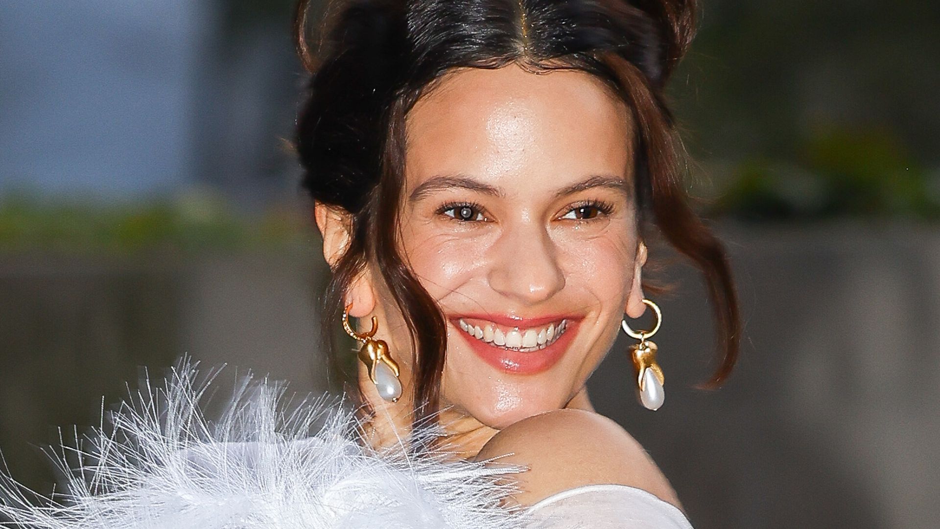 Rosalía wears crystal orthopedic neck brace as exotic dancer in first look at 'Euphoria' season 3