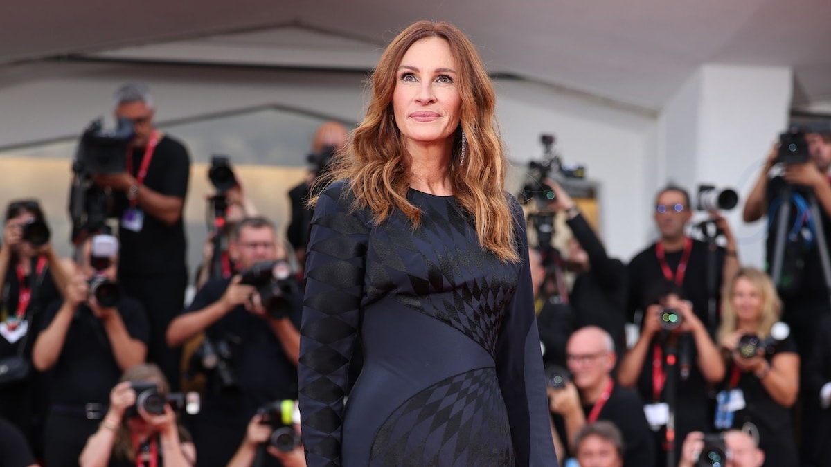 Julia Roberts stuns as she makes her Venice Film Festival red carpet debut