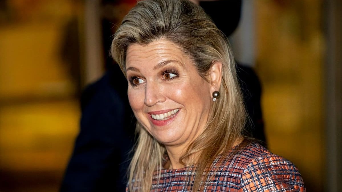 Queen Maxima goes barefoot while working remote