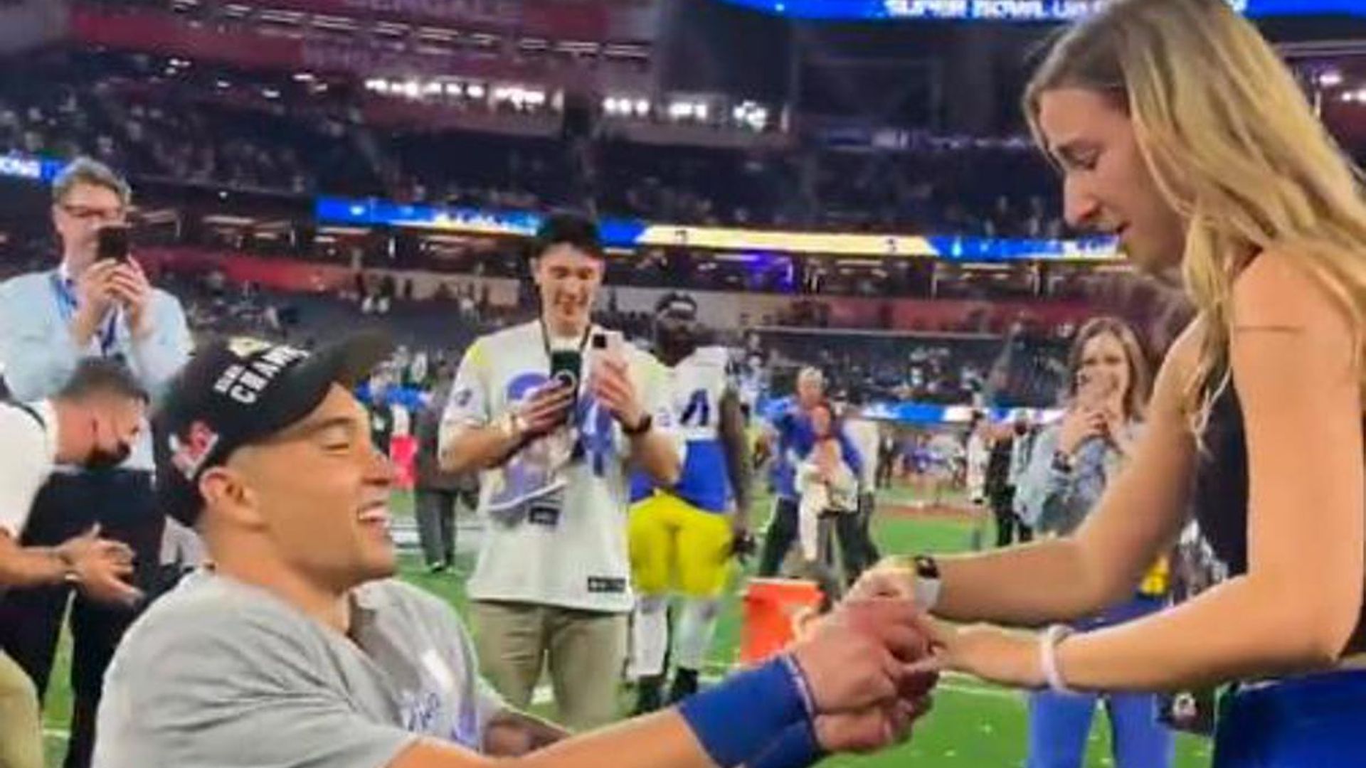 Super Bowl's champion Taylor Rapp proposed to his girlfirend