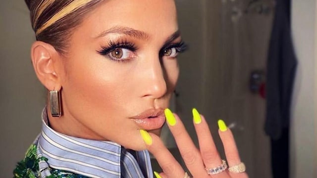 Jennifer Lopez's new look highlights and yellow manicure
