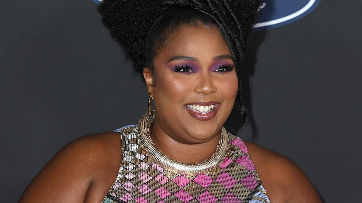 Watch Lizzo sends flowers and heartfelt note to Cardi B