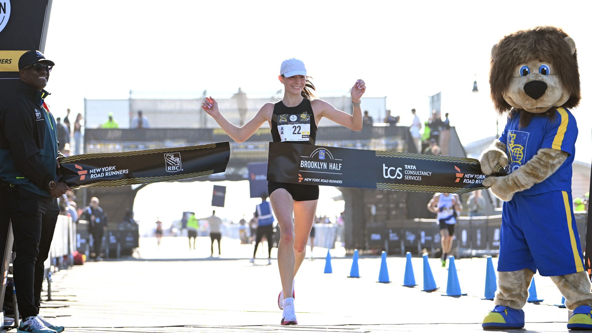 The NYC Marathon 2026 is on November 1. Discover the best free viewing spots, five-borough route, start times, TV coverage, and tips for watching the race in New York City.
