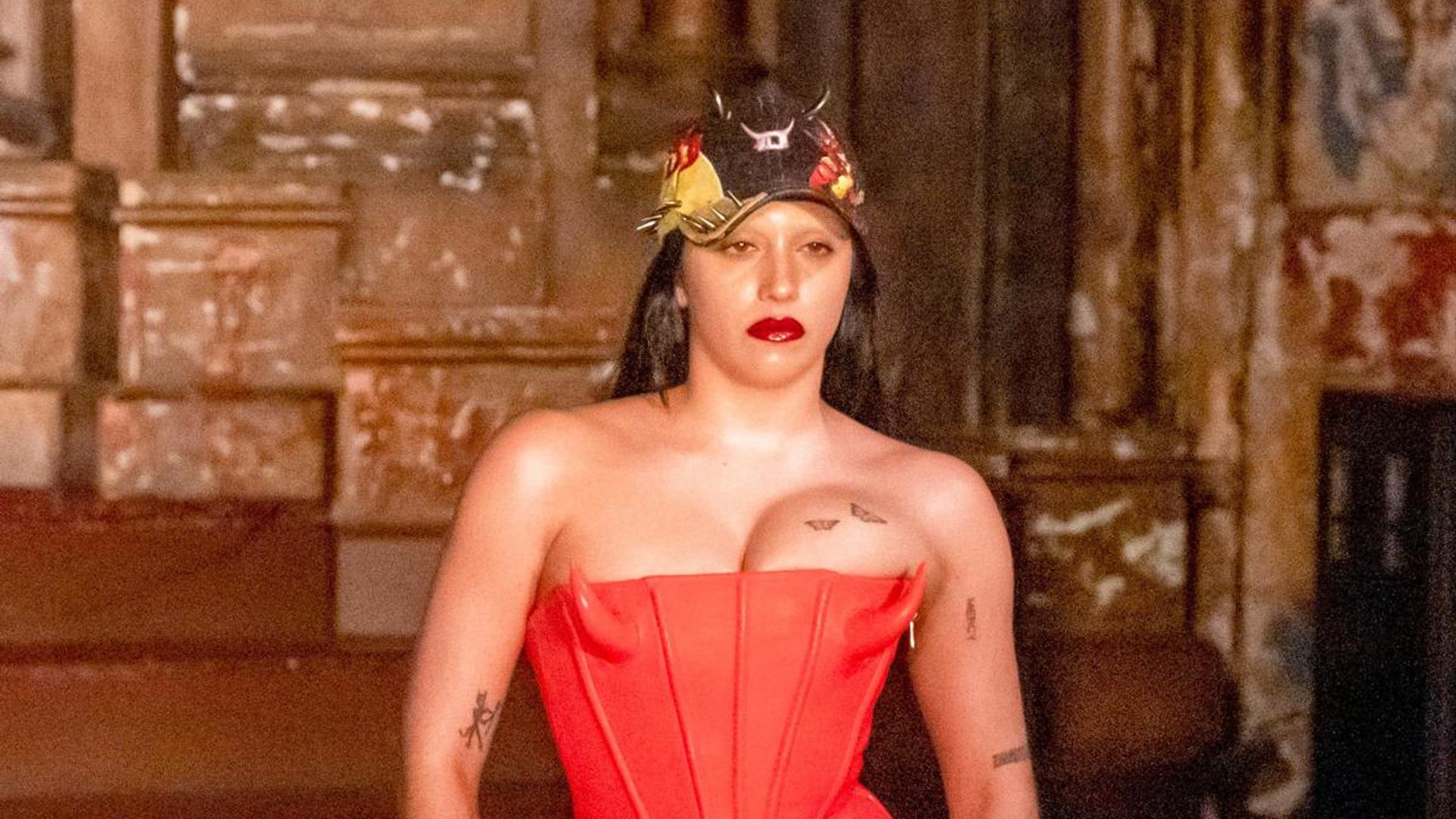 lourdes leon red dress Madonna's daughter Lourdes Leon exposes model physique in sultry red outfit