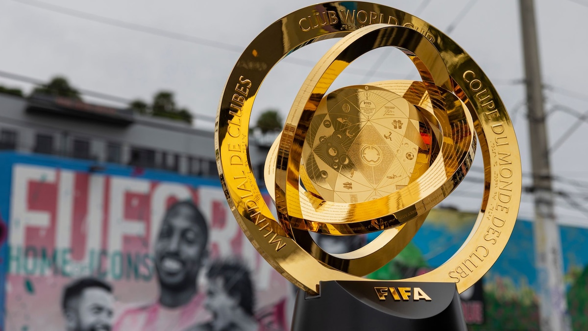 https://www.hola.com/us/horizon/landscape/7bf46e3604a7-miami-florida-fifa-world-cup-trophy-is-displayed-at-wynwood-on-june-4-2025-in-mi.jpg?im=Resize=(1200)