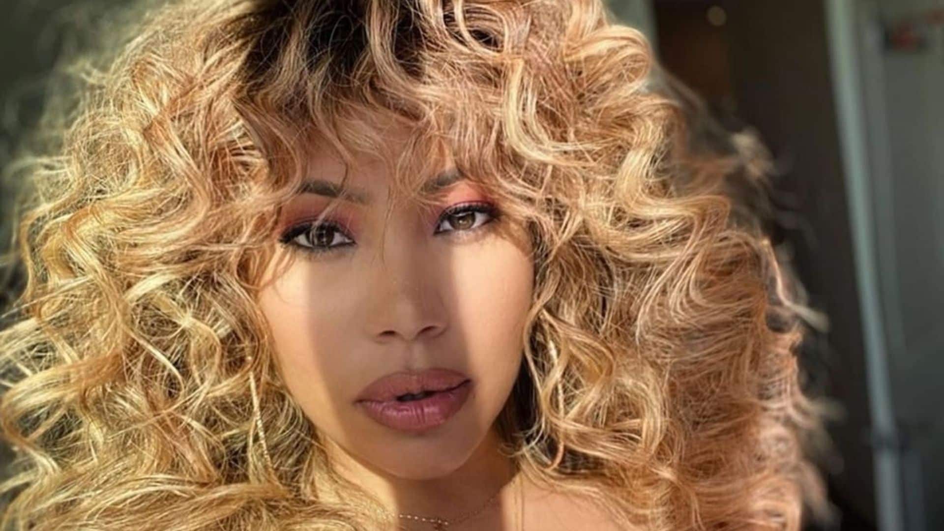 Shakira’s hairstylist Cynthia Alvarez shares her summer styling tips and product recommendations