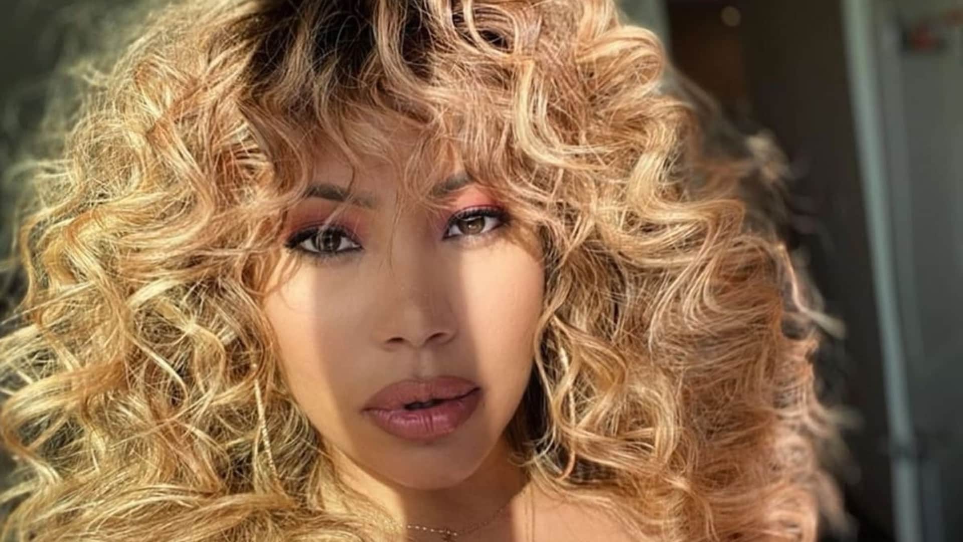 Shakira's hairstylist Cynthia Alvarez