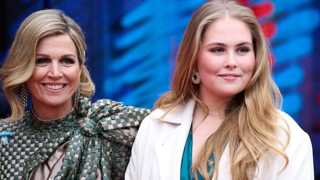 Princess Catharina-Amalia steps out with mom Queen Maxima and Queen Letizia