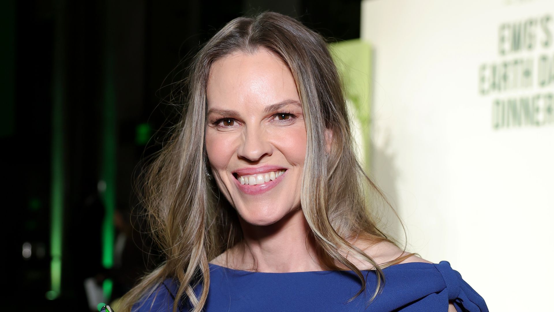 Hilary Swank poses with EWG's Changemaker Award during the EWG x KYV Earth Day Dinner at Skirball Cultural Center