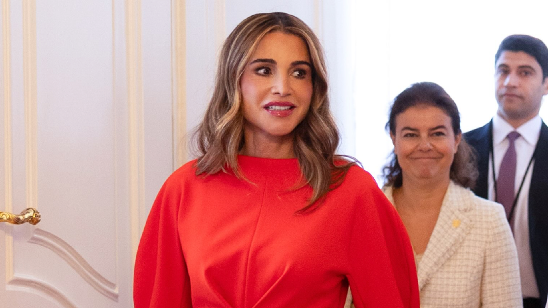 Queen Rania pairs romantic blouse with unexpected menswear shorts for chic New York look