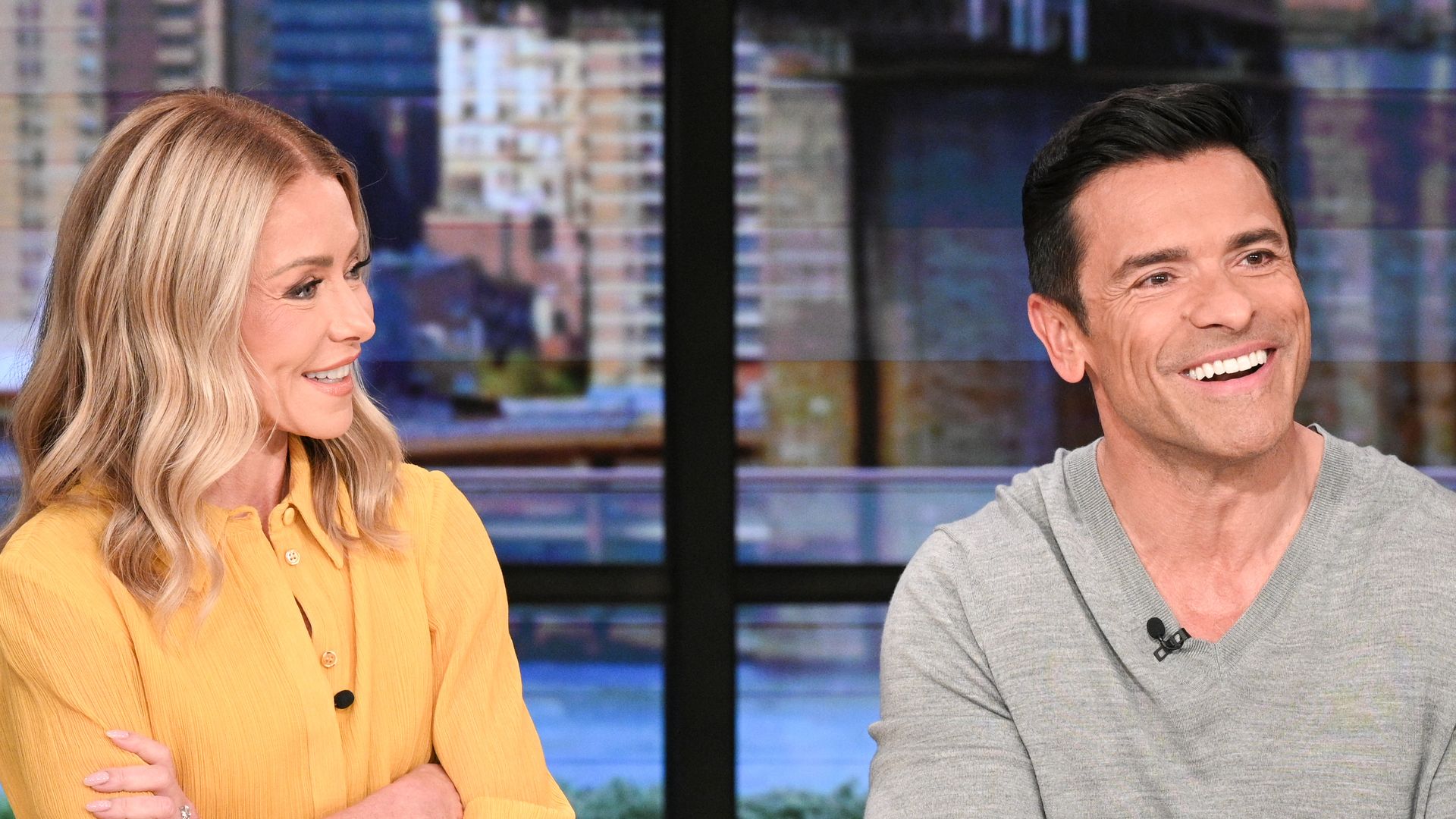 Kelly Ripa calls out Mark Consuelos for falling asleep mid-date night