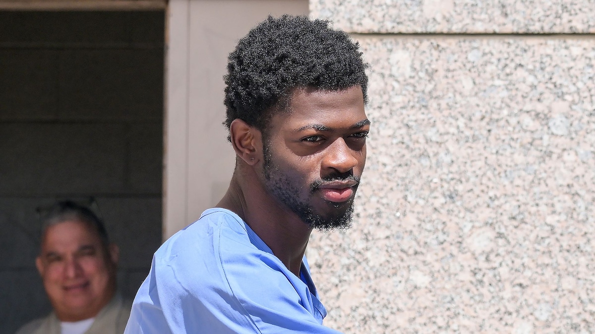 https://www.hola.com/us/horizon/landscape/7d36fd71ed67-van-nuys-ca-lil-nas-x-is-seen-leaving-van-nuys-jail-on-august-25-2025-in-van-nuy.jpg?im=Resize=(1200)