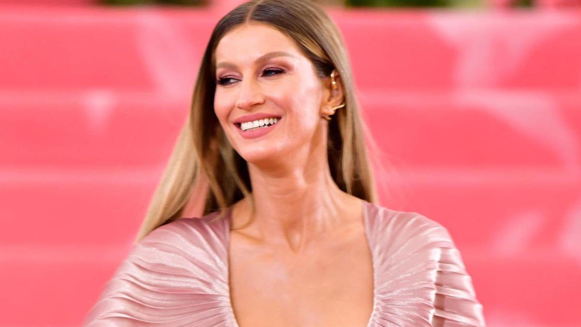 Gisele Bündchen shares photos from her Christmas without Tom Brady