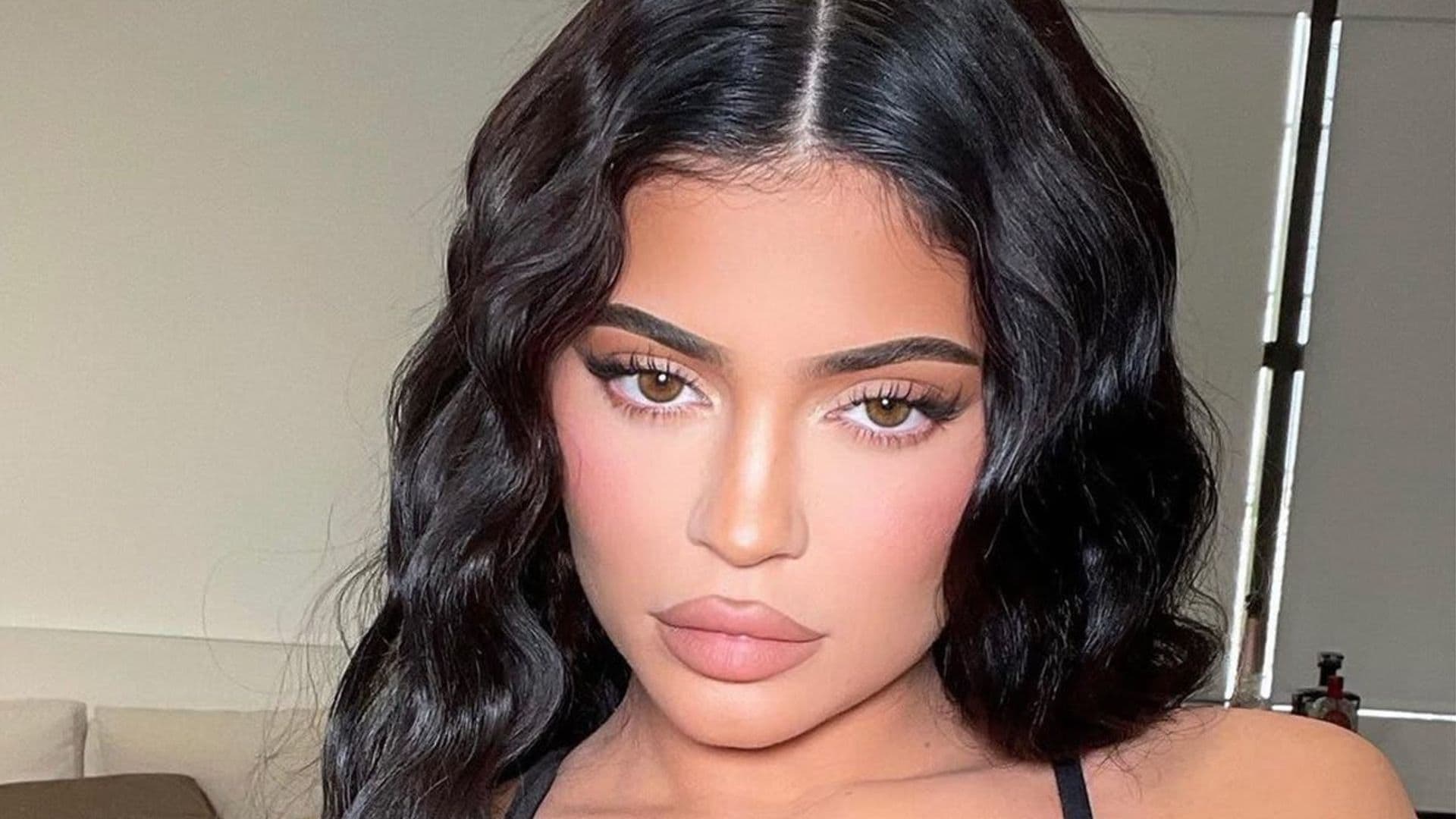 Kylie Jenner continues to support her big sister’s businesses
