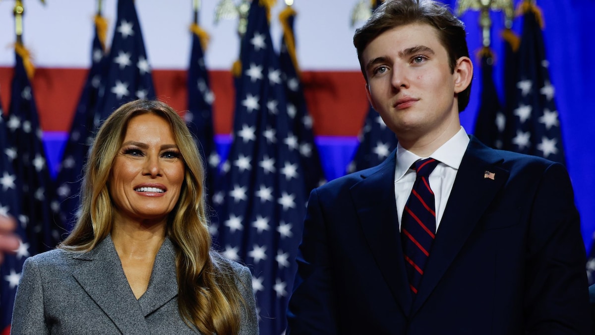 https://www.hola.com/us/horizon/landscape/8077e88e651c-west-palm-beach-florida-former-first-lady-melania-trump-and-barron-trump-look-on.jpg?im=Resize=(1200)