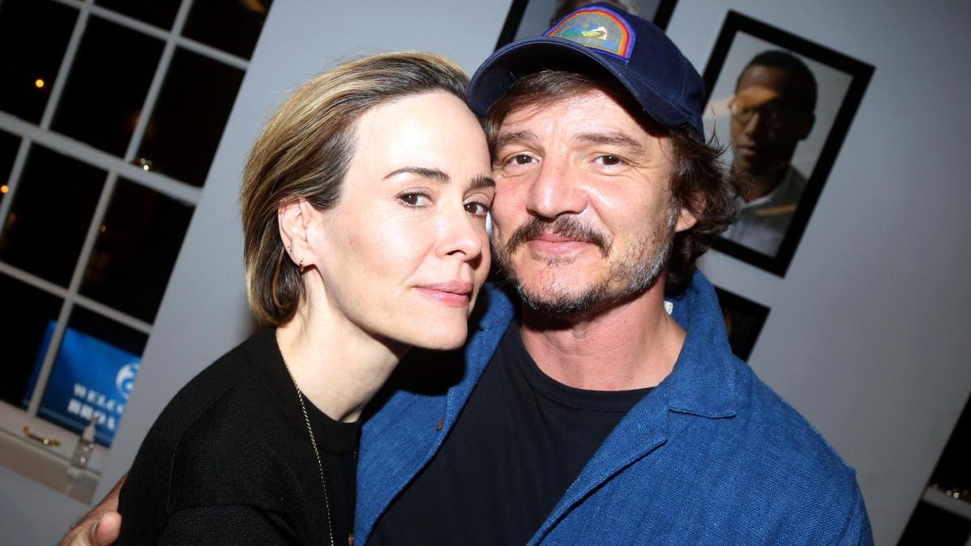 Pedro Pascal & Sarah Paulson think Beyoncé a kiss at them