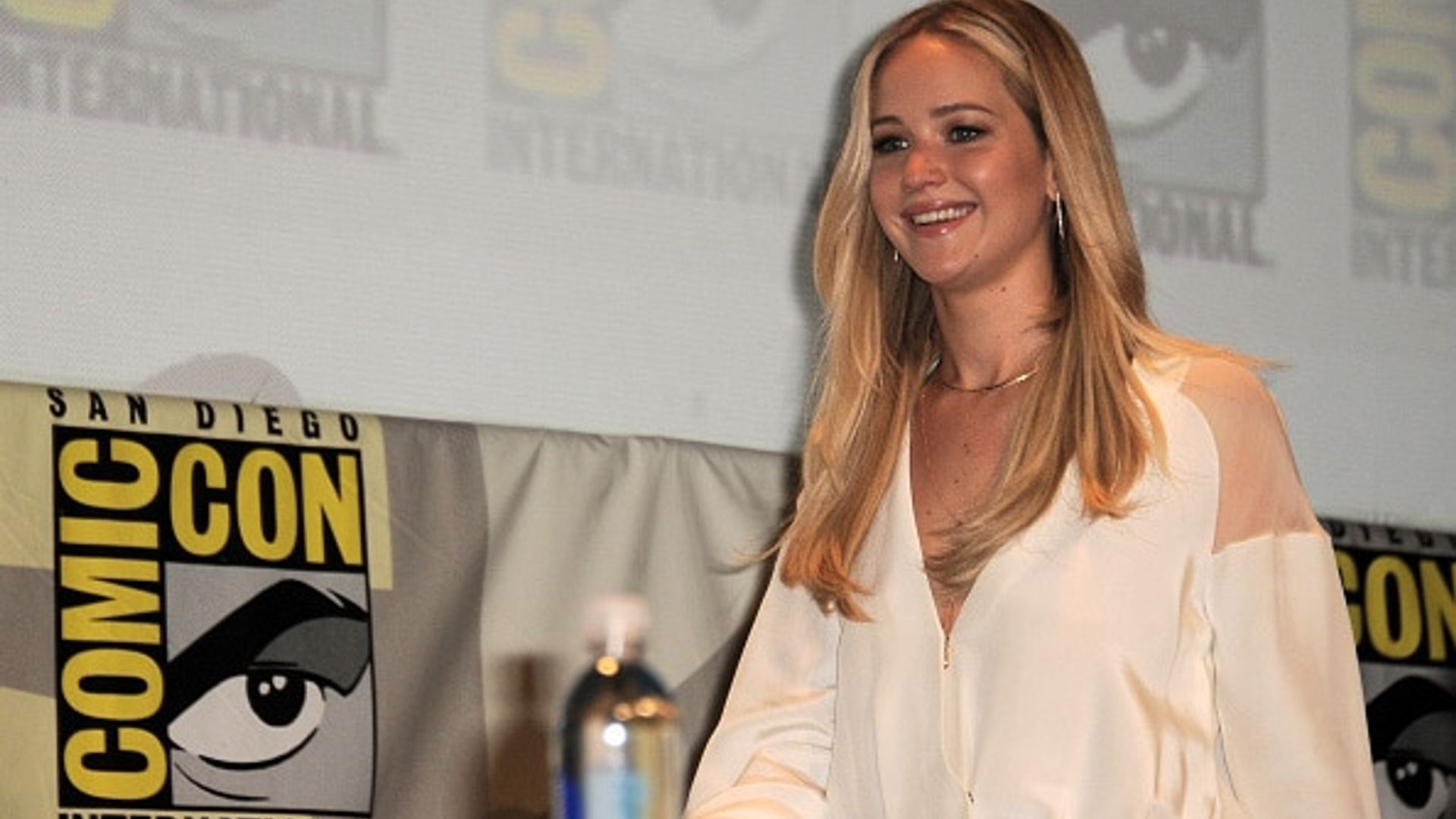 Jennifer Lawrence commends Taylor Swift, gives preview of 'X-Men' role