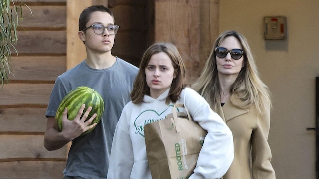 Angelina Jolie was seen grocery shopping with her children, Vivienne and Knox Jolie-Pitt