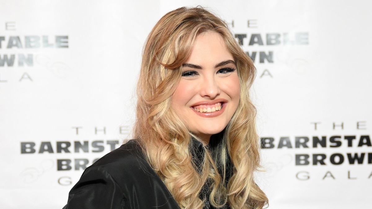 Anna Nicole Smith 18-year-old daughter Dannielynn wears the late model's iconic dress