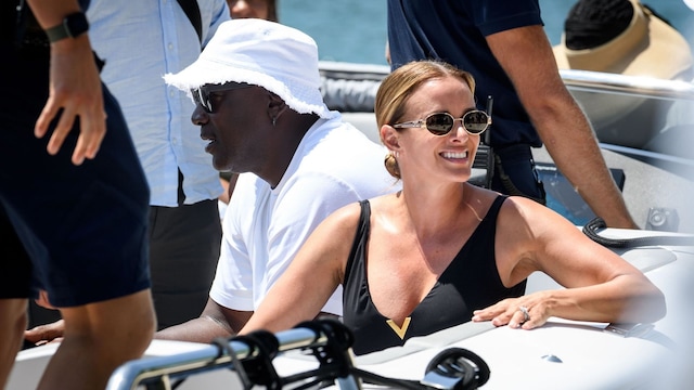 

NBA legend Michael Jordan is seen in Skradin, a small town near Krka National Park in Croatia. Jordan is enjoying a visit to Croatia with his wife Yvette Prieto, daughters Victoria and Ysabel and mother Deloris Jordan. Their presence in Skradin attracted significant attention from both locals and tourists, many of whom recognized the famous athlete as he explored the picturesque Dalmatian town. Michael Jordan arrive in Croatia with a superyacht called M'Brace, worth around 15 million. 
***
La leyenda de la NBA, Michael Jordan, es visto en Skradin, un pequeño pueblo cerca del Parque Nacional Krka en Croacia. Jordan disfruta de una visita a Croacia con su esposa Yvette Prieto, sus hijas Victoria e Ysabel y su madre Deloris Jordan. Su presencia en Skradin atrajo la atención de residentes y turistas, muchos de los cuales reconocieron al famoso atleta mientras exploraba el pintoresco pueblo dálmata. Michael Jordan llegó a Croacia en un superyate llamado M'Brace, valorado en unos 115 millones de dólares.