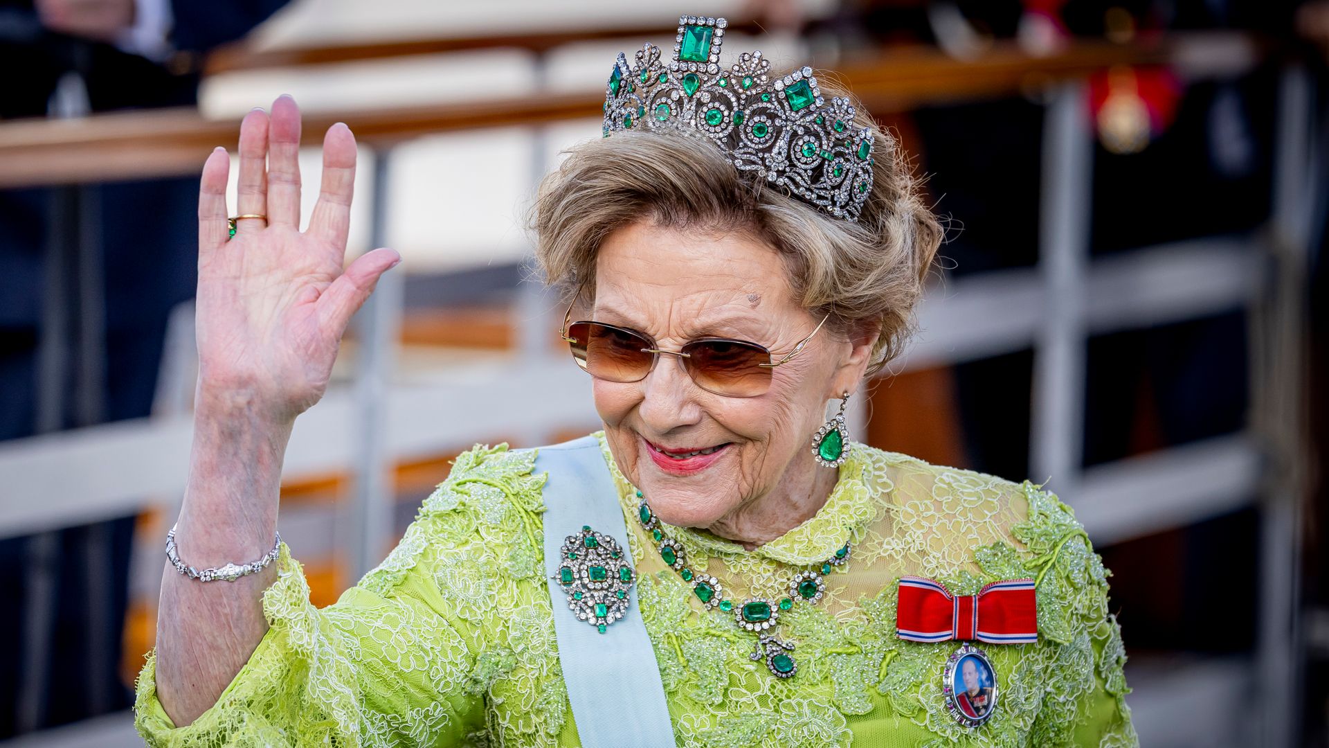 https://www.hola.com/us/horizon/landscape/851062efe97b-stockholm-sweden-queen-sonja-of-norway-during-the-80th-birthday-celebrations-of.jpg?im=Resize=(1200)