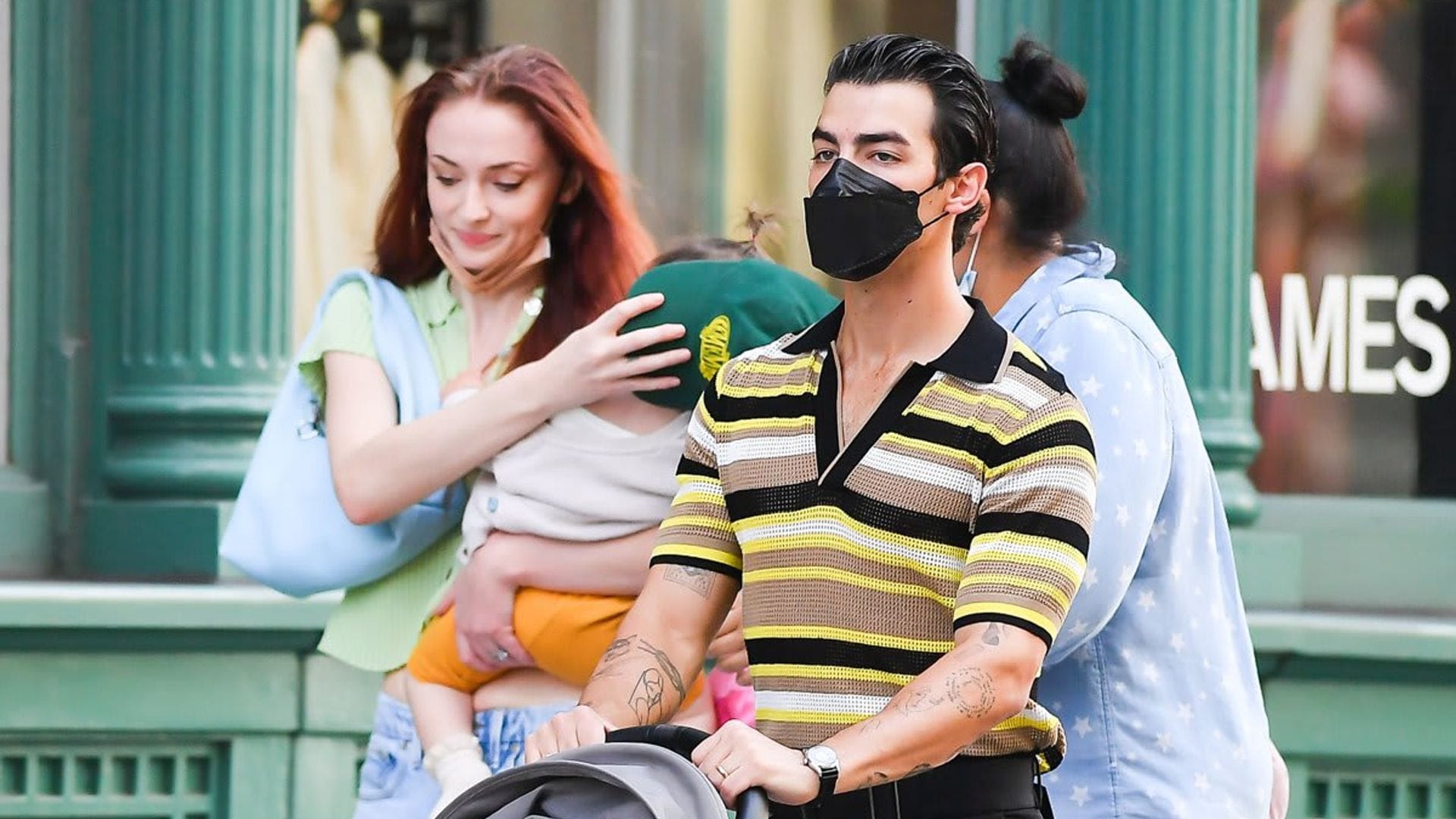 Joe Jonas and Sophie Turner took 1-year-old Willa on an NYC stroll