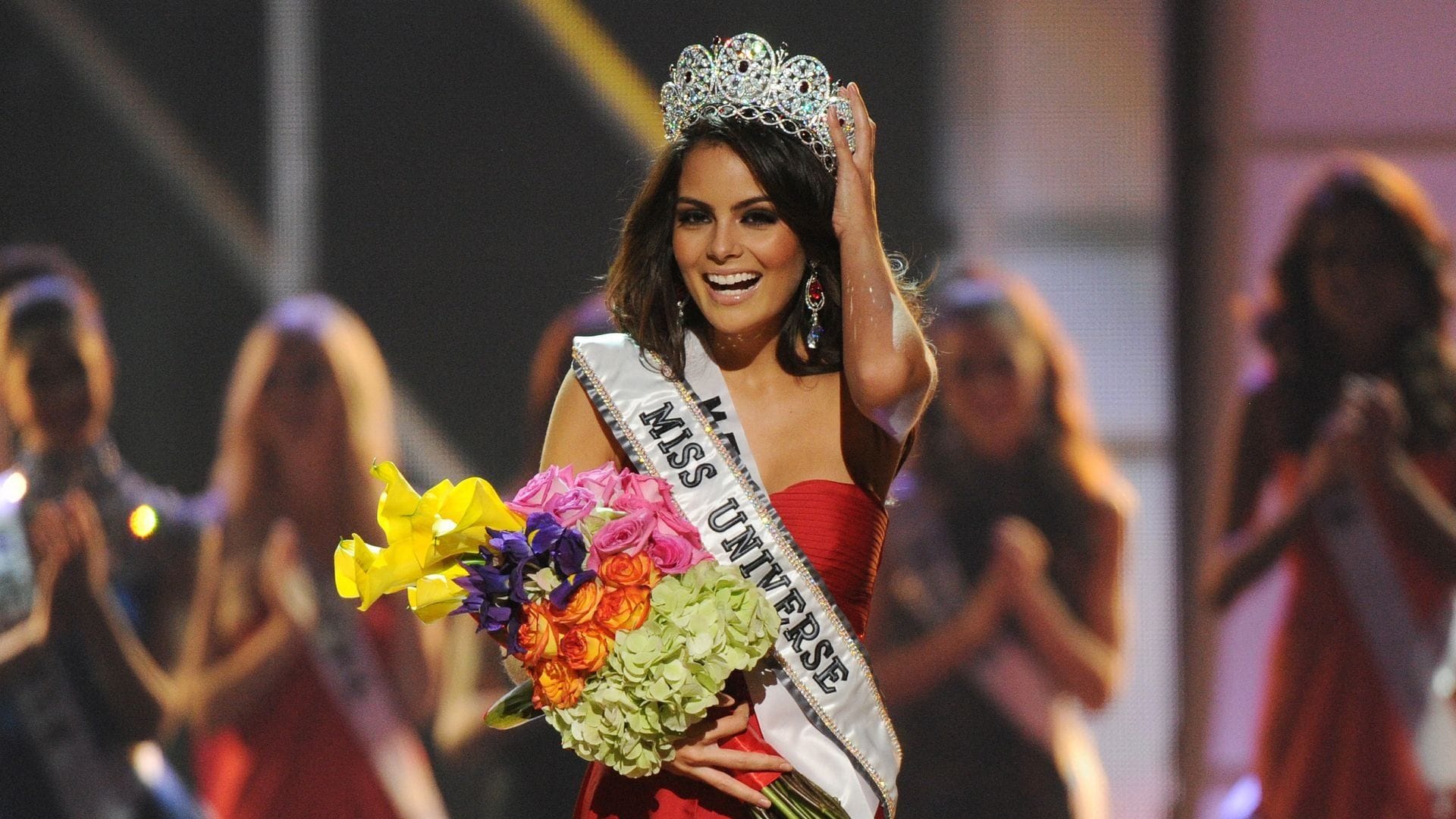 Miss Universe Ximena Navarrete celebrates 15 years of her crown with her kids by her side