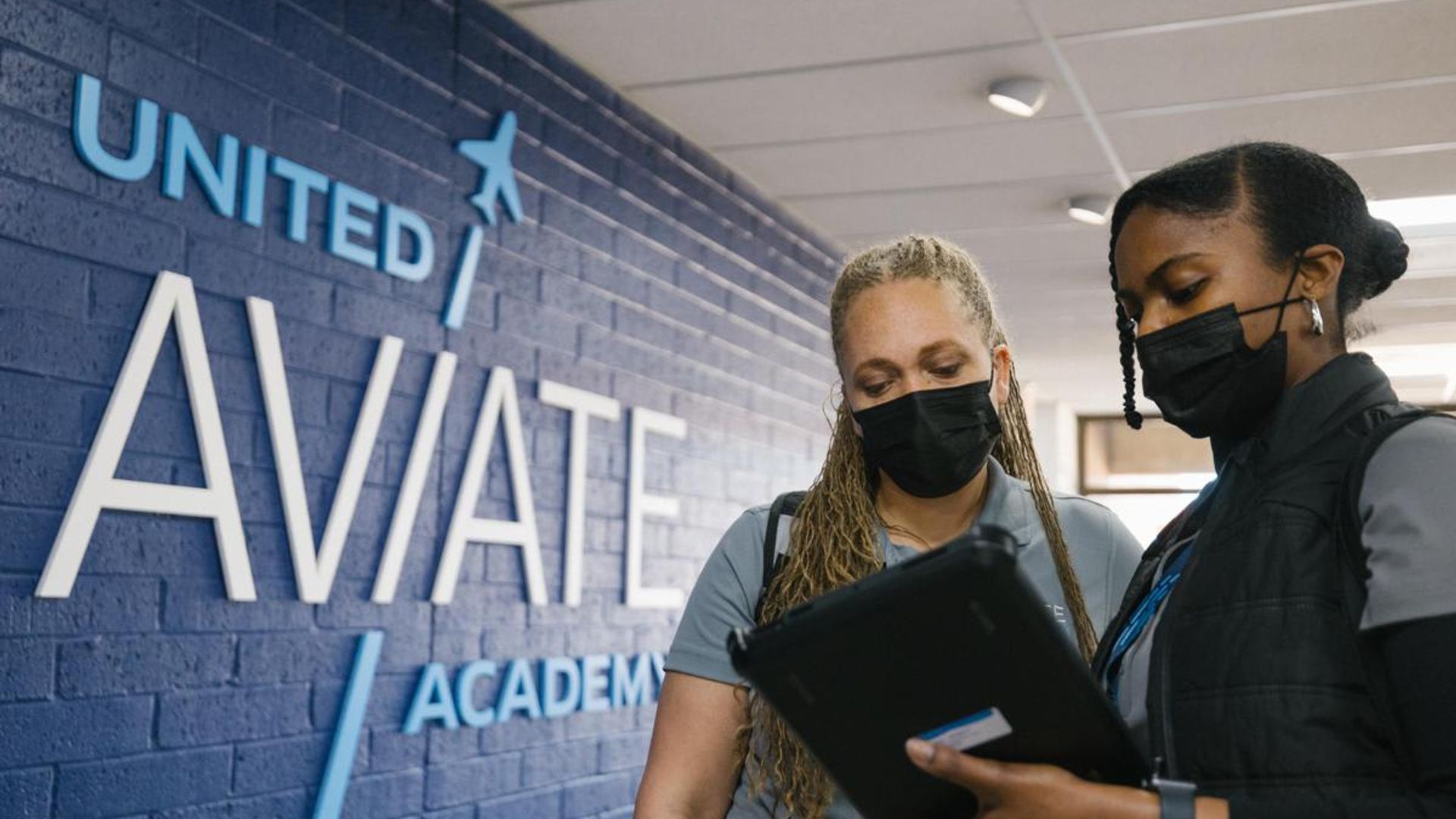 Do you want to be a female pilot? Aviate Academy is waiting for you!