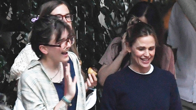 Jennifer Garner spent the weekend with her eldest kids