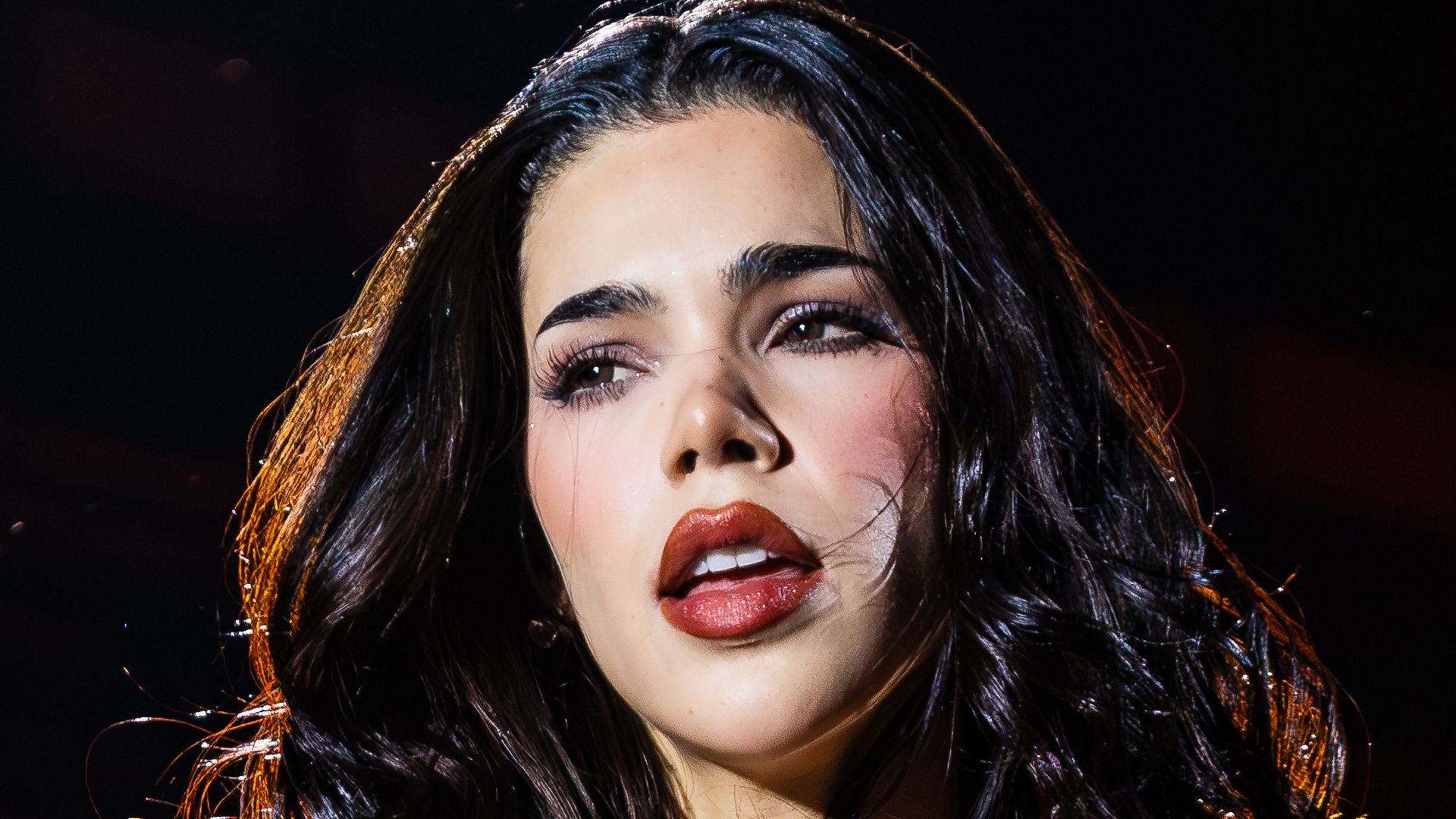 Kenia Os reveals during Rosalía’s LUX Tour her ex cheated: Who could it be?