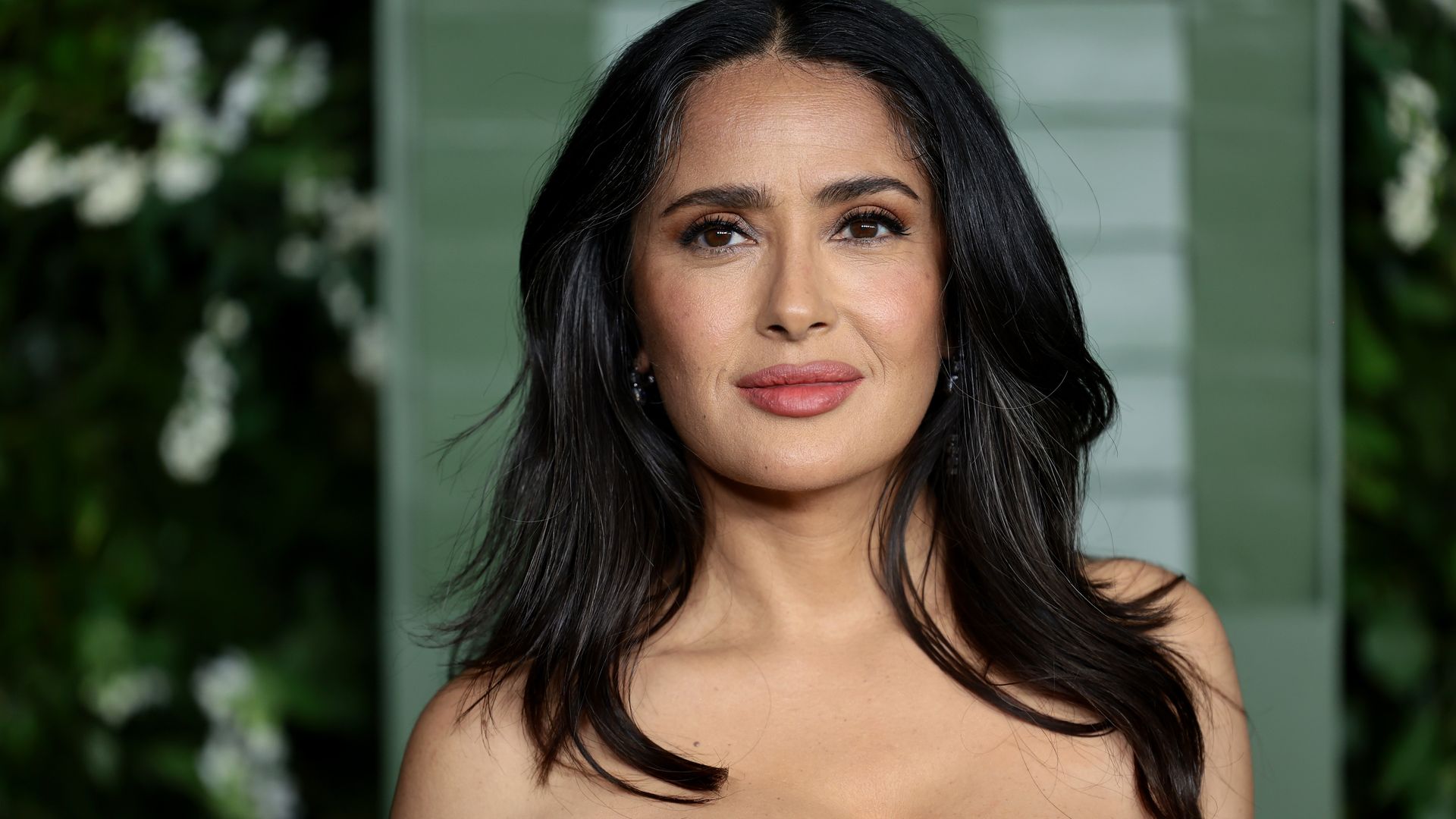 Salma Hayek has her friends over for the best summer plan: 'Life on the farm'