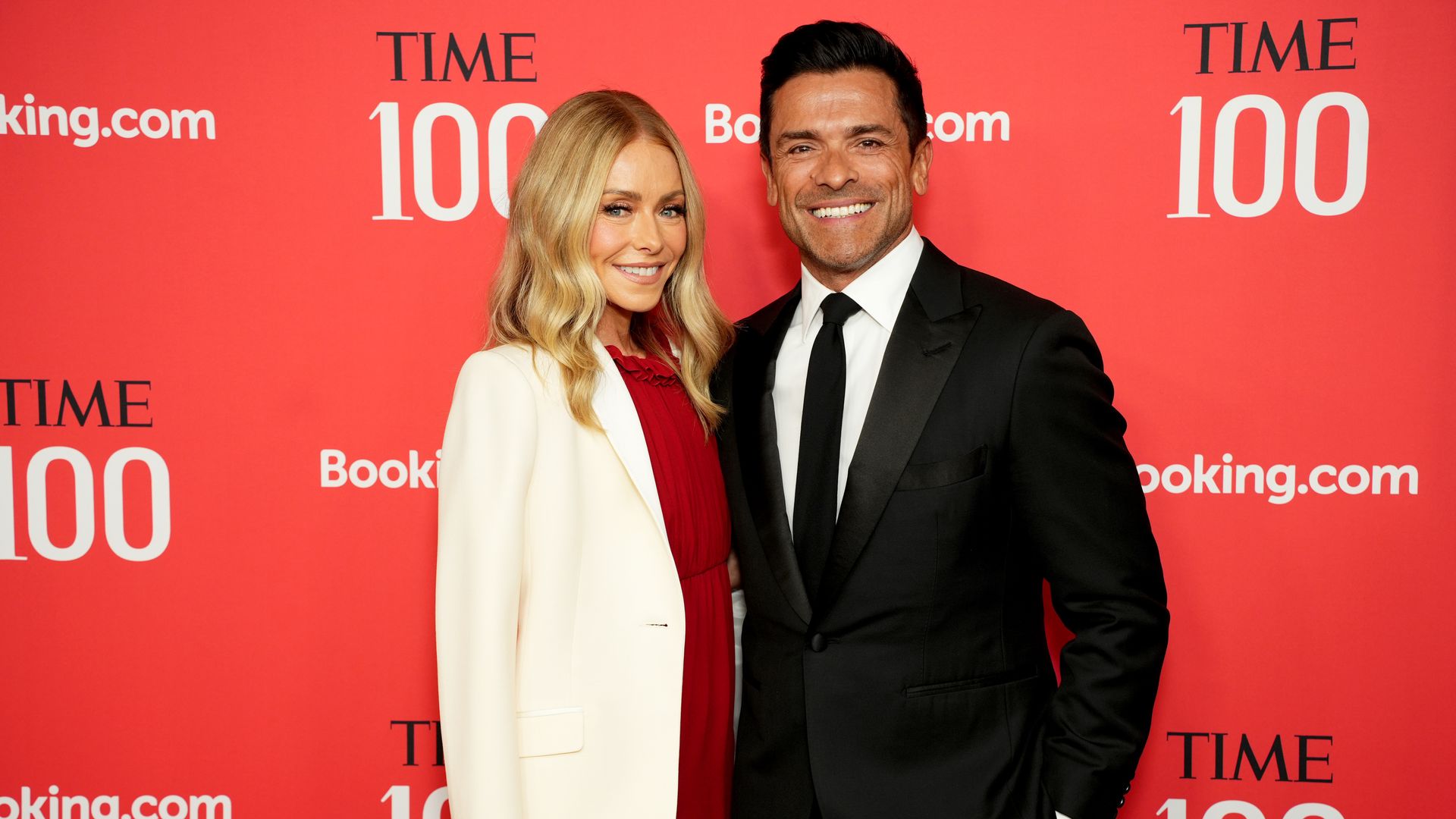 WATCH: Kelly Ripa and Mark Consuelos reunite with their TV son