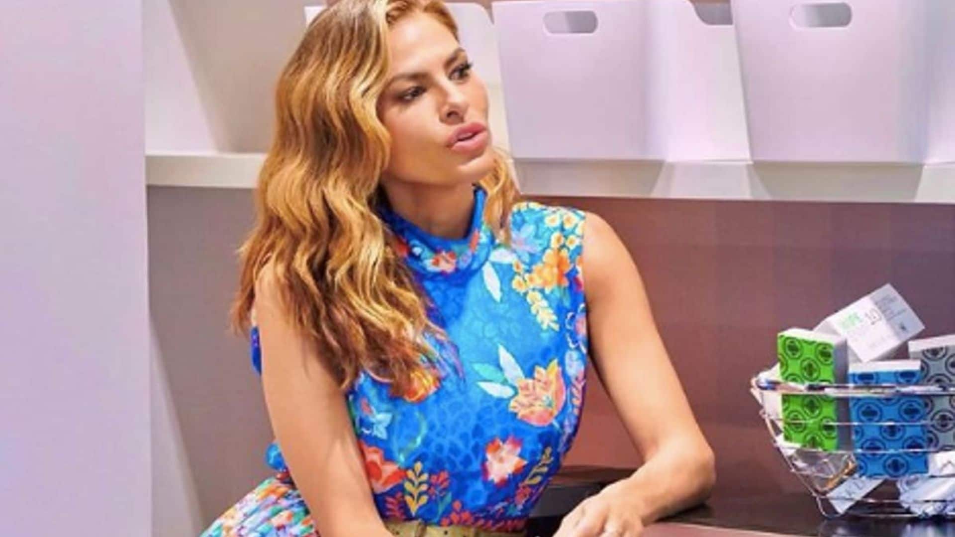 Eva Mendes makes washing dishes with a sponge exciting in her latest video