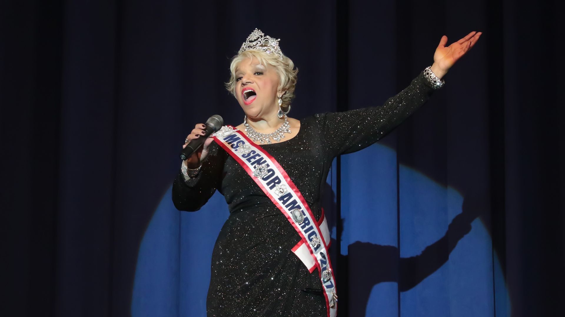 Senior Ms. America, Carolyn Slade Harden sings National Anthem