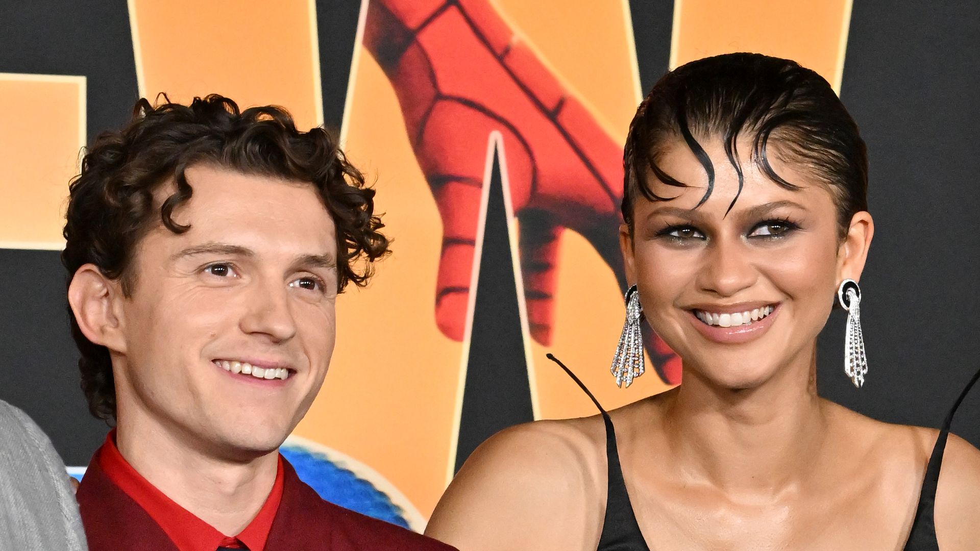 https://www.hola.com/us/horizon/landscape/8cb58e71e476-hollywood-california-tom-holland-and-zendaya-attend-the-los-angeles-premiere-of.jpg?im=Resize=(1200)