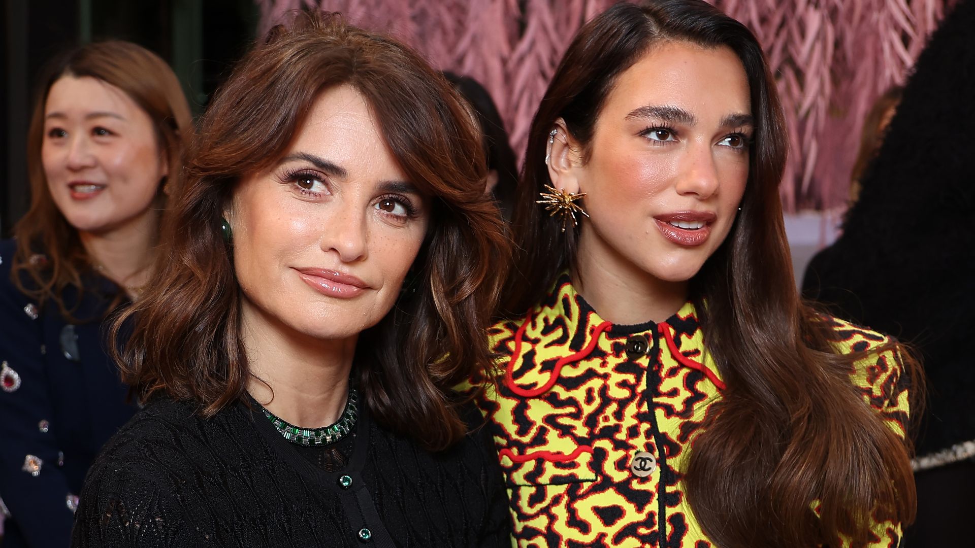 Penélope Cruz reunites with Dua Lipa at Chanel and impresses speaking fluent Italian