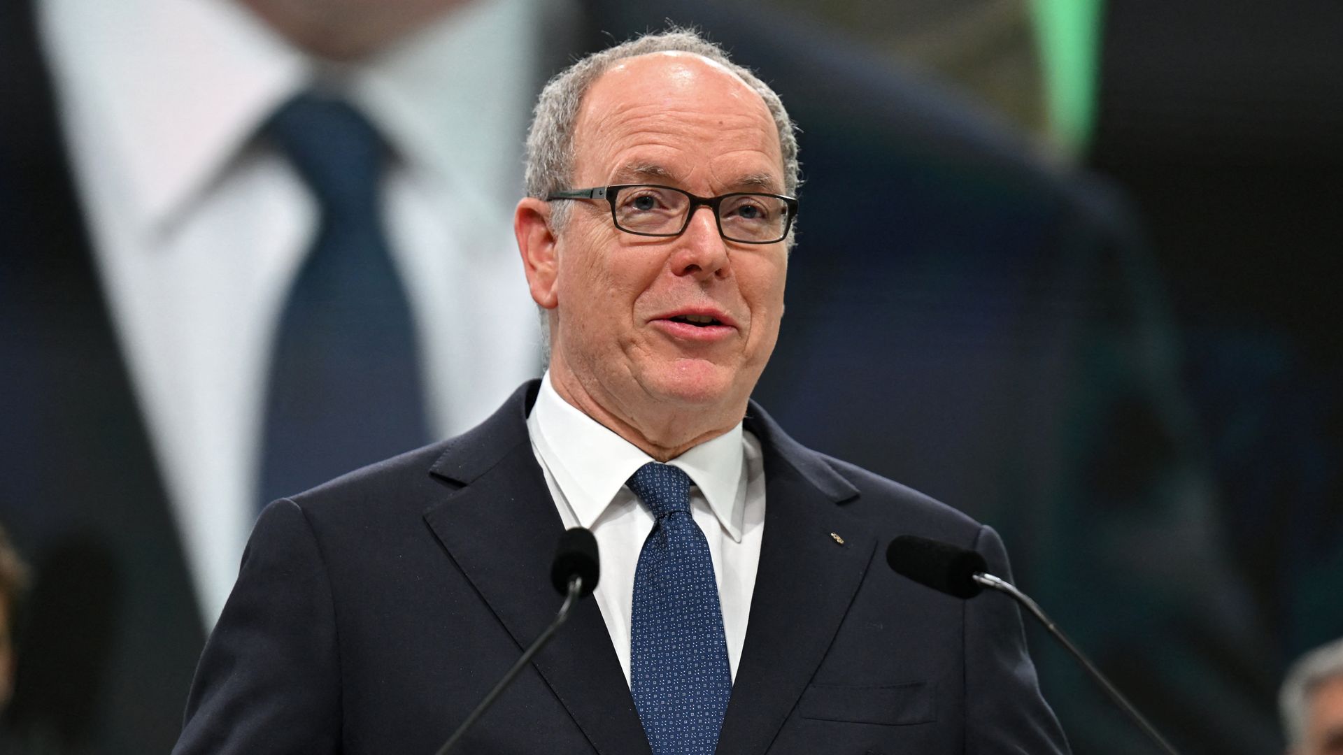 https://www.hola.com/us/horizon/landscape/8e1d0a4c4ee8-prince-albert-ii-of-monaco-speaks-during-the-announcement-of-the-winners-of-clim.jpg?im=Resize=(1200)
