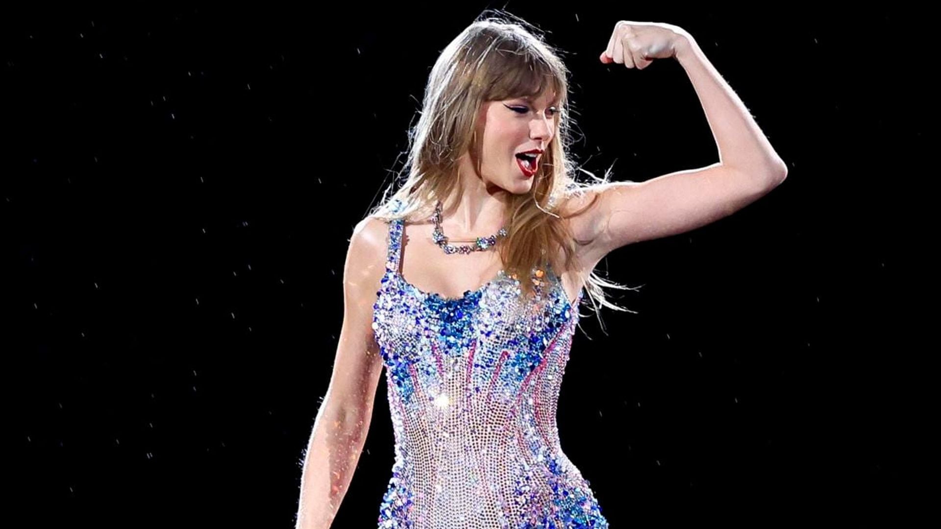 Taylor Swift goes viral after tipping $100 bills to food runners at NFL game