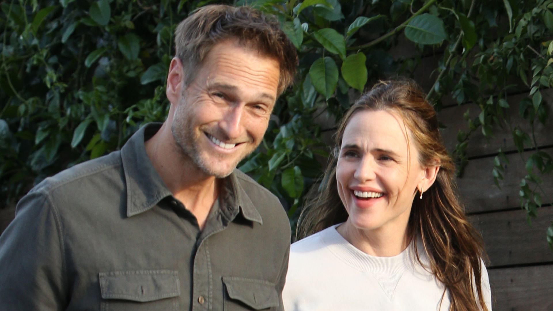 Jennifer Garner can't stop smiling during rare date night with John Miller