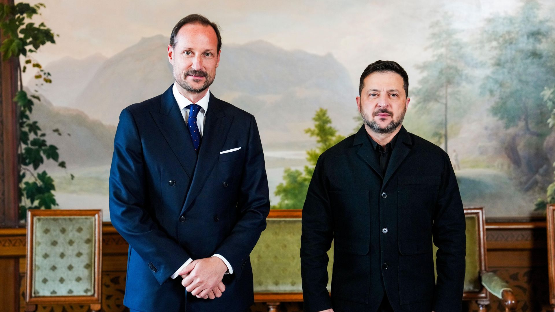King Haakon opens the doors of the Royal Palace to President Zelenskyy for a historic first