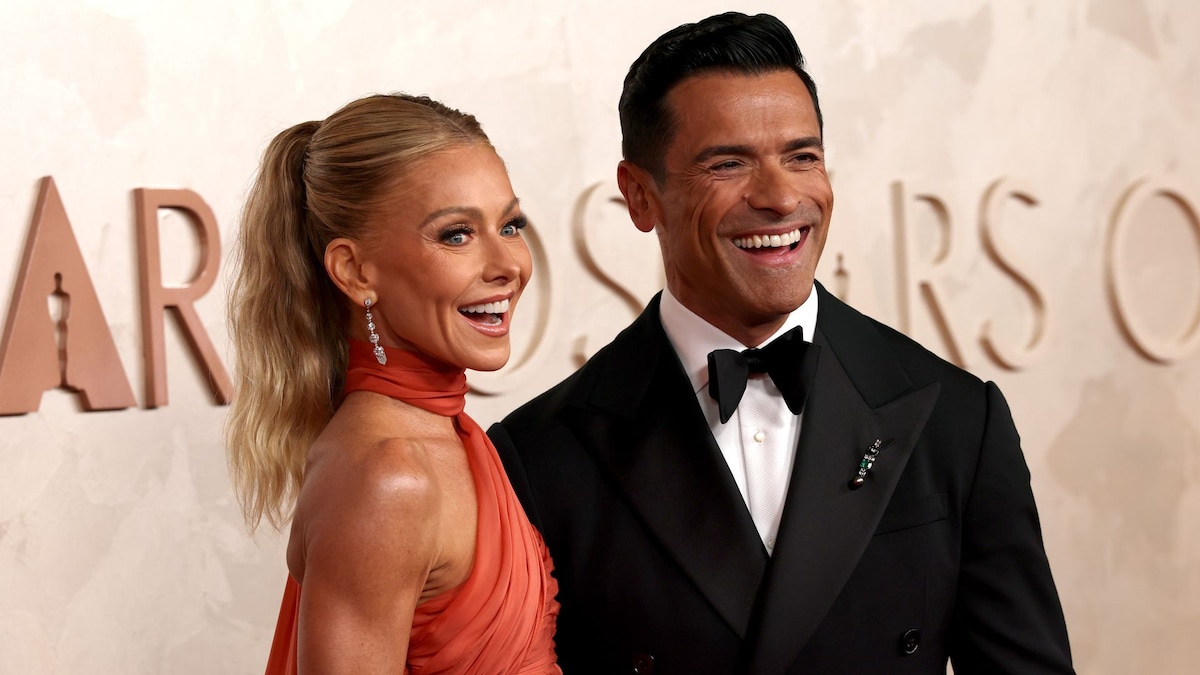 Kelly Ripa and Mark Consuelos' Christmas card snub has their kids feeling 'slighted'