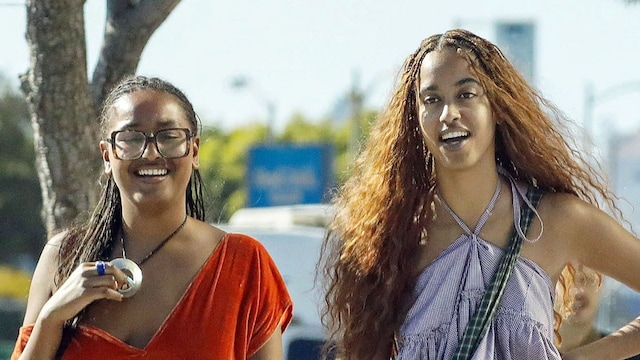 Sasha and Malia Obama in 2024 grabbing lunch with friends